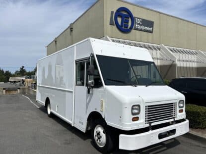 2017 FREIGHTLINER MT45 US4032L photo