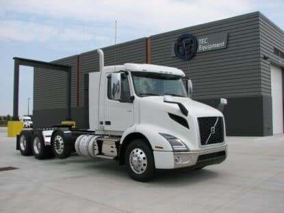 2026 VOLVO VNR84T300 VSF1304 photo