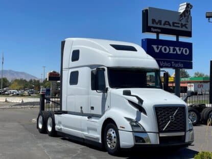 2022 VOLVO VNL64T860 photo