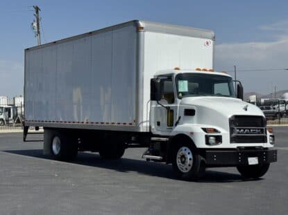 2023 MACK MD6 UC5730 photo