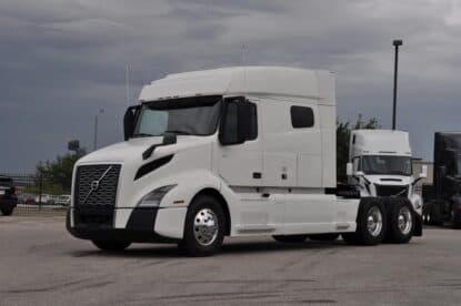 2023 VOLVO VNL64T740 UMH1106 photo