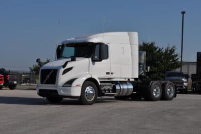 2022 VOLVO VNR64T640 UTMH1100 photo