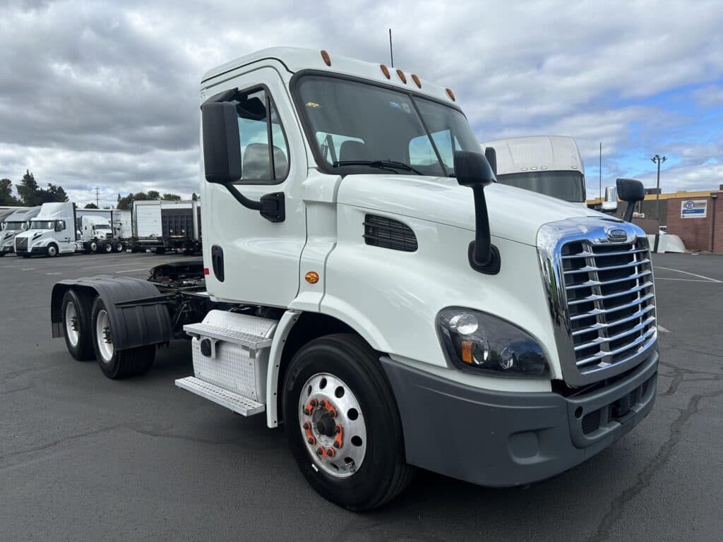 Photo of 2019 FREIGHTLINER CASCADIA 113 UP11429