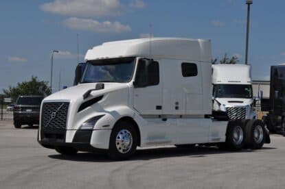 2023 VOLVO VNL64T740 UMH1103 photo