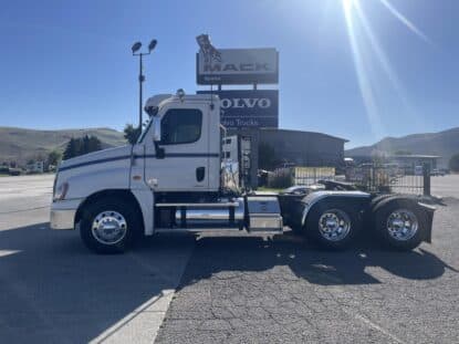 2012 FREIGHTLINER CASCADIA 125 2012 Freightliner photo