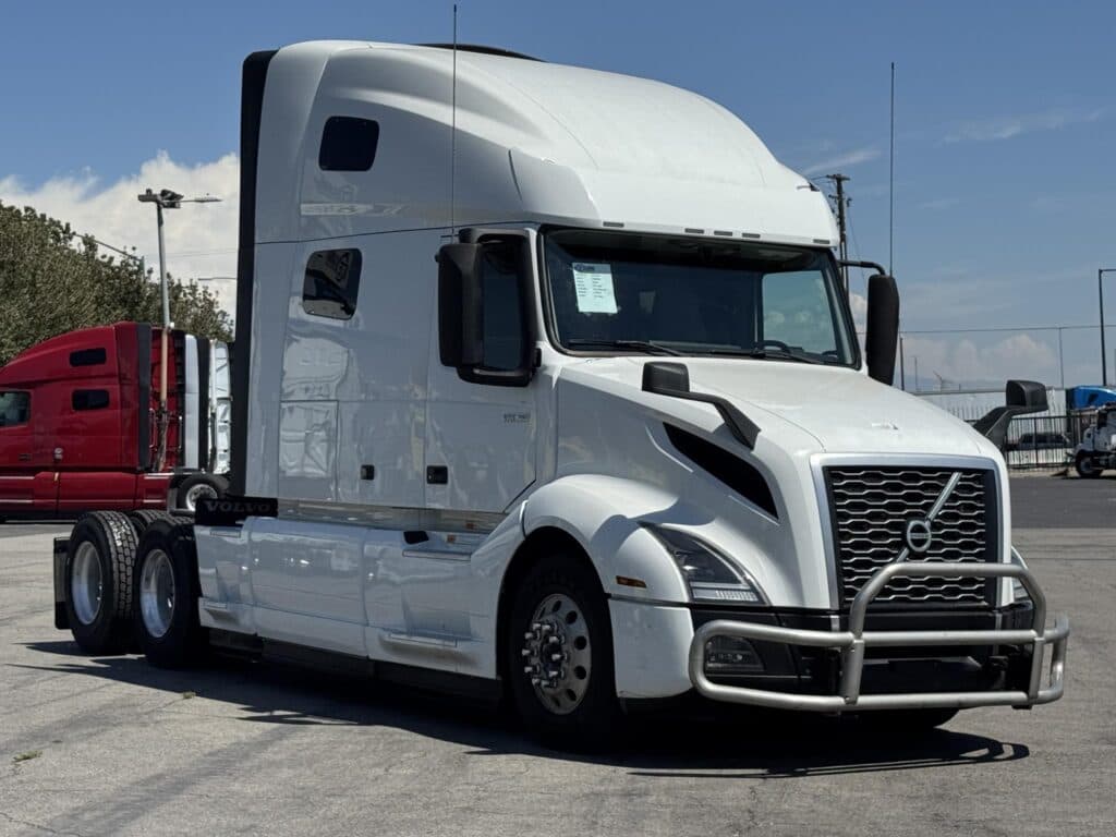 Photo of 2024 VOLVO VNL64T760 UC5741