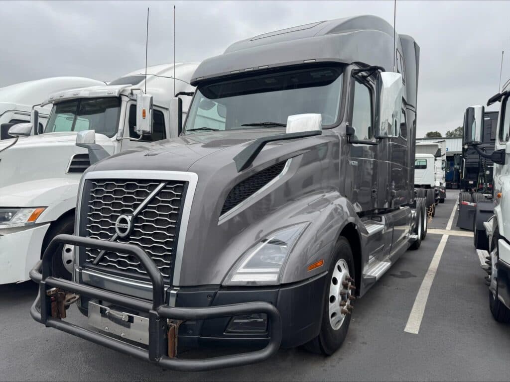 Photo of 2023 VOLVO VNL64T860 UP11404