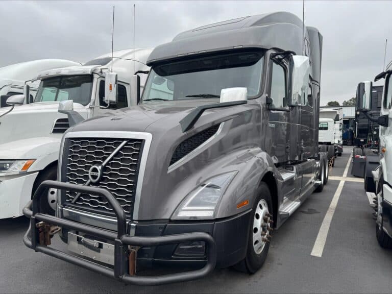 2023 VOLVO VNL64T860 UP11404 photo