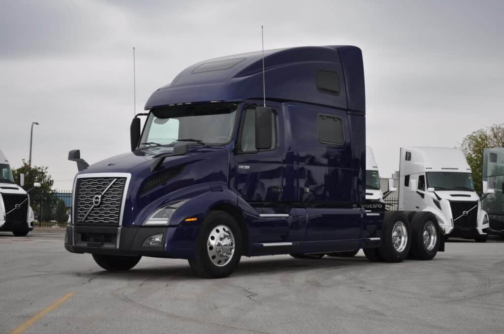 Photo of 2023 VOLVO VNL64T860 UMH1124