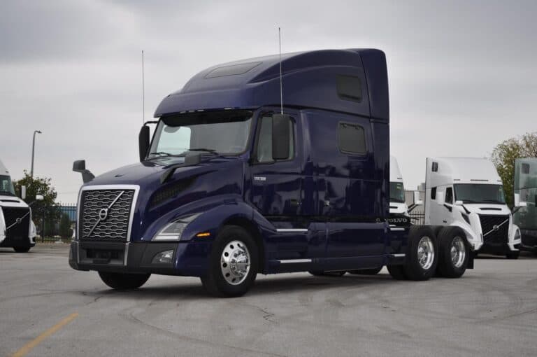 2023 VOLVO VNL64T860 UMH1124 photo