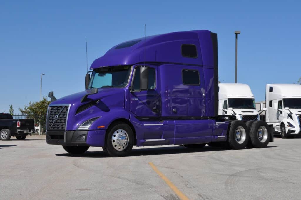 Photo of 2023 VOLVO VNL64T860 UMH1122