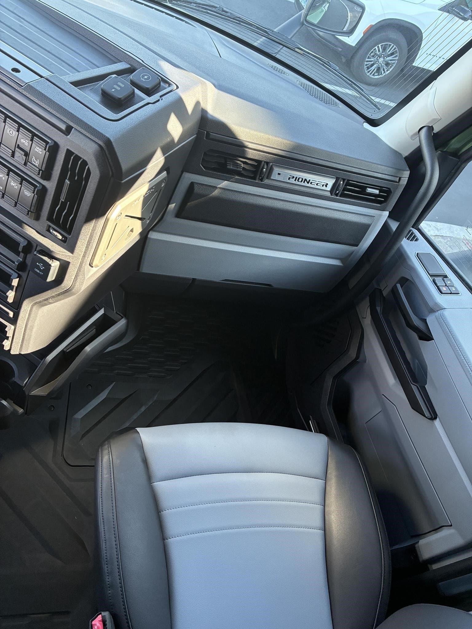 Image 9 thumbnail
