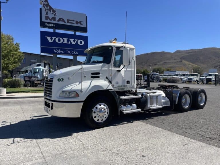 2012 MACK PINNACLE CXU613 2011 CXU photo