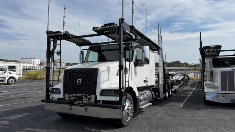 2026 VOLVO VAH64600 ATN3425 photo