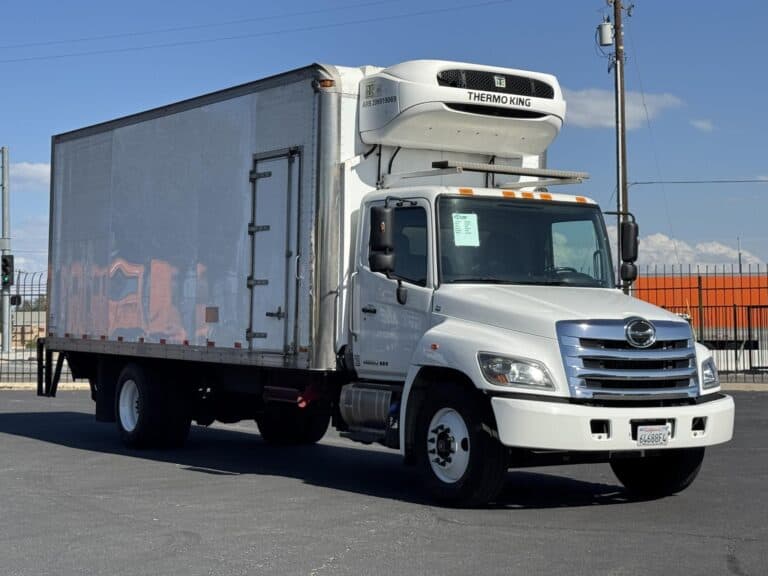 2020 HINO 338 UC5502L photo