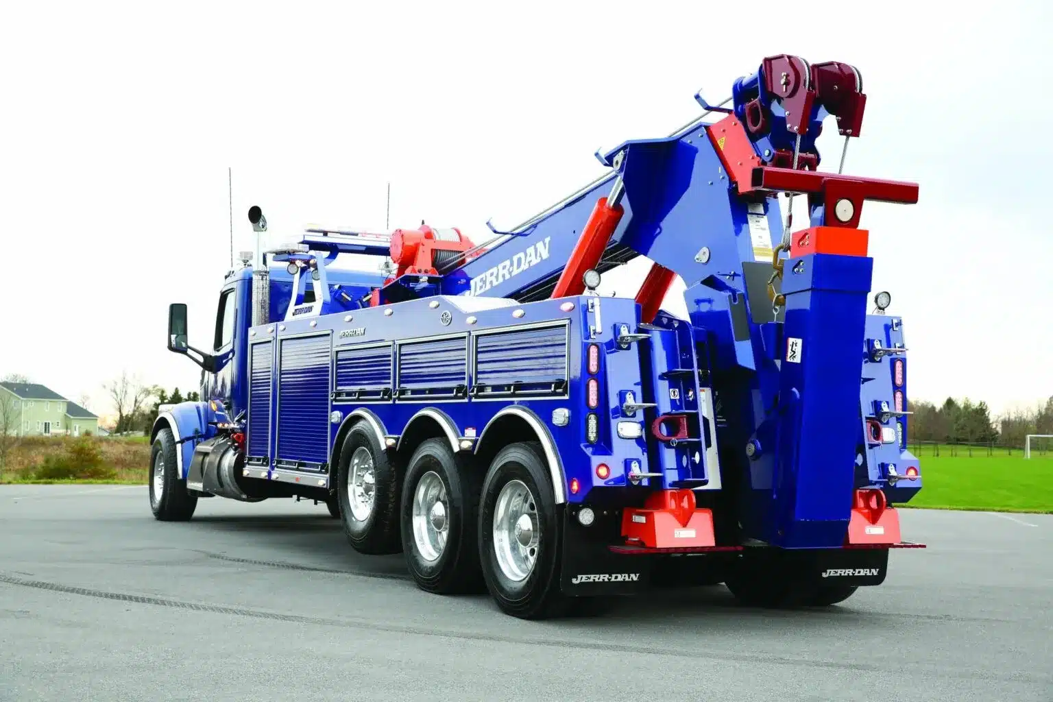 The back of a blue Jerr-Dan heavy integrated wrecker