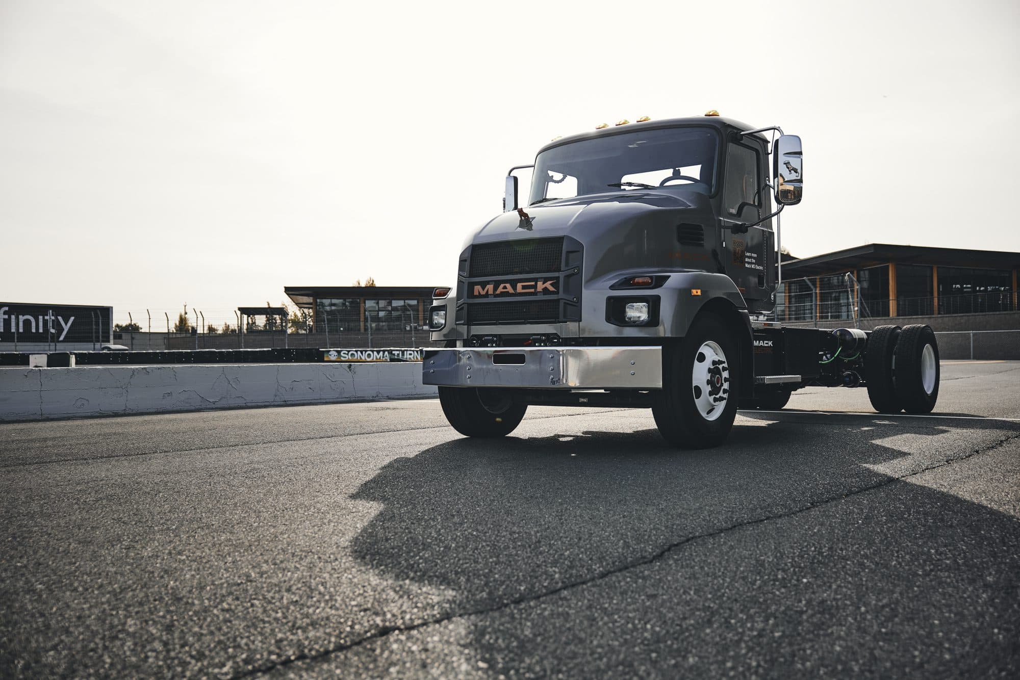 Medium-duty electric Mack MD