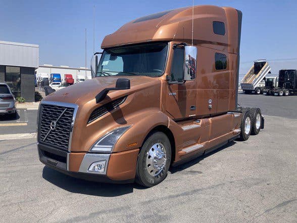 Photo of 2023 VOLVO VNL64T760 UC5543