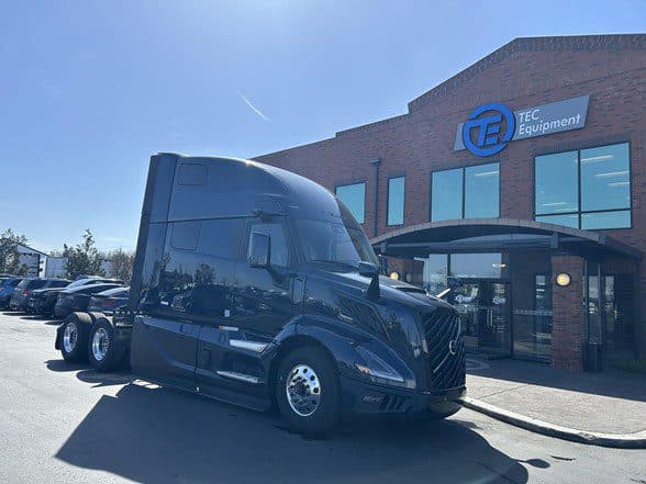 Photo of 2025 VOLVO VNL64T860