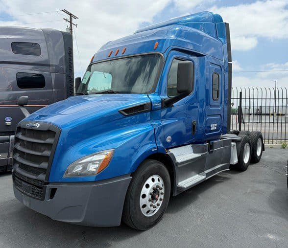 Photo of 2020 FREIGHTLINER CASCADIA 116 UC5546