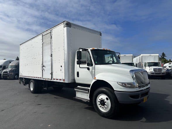 Photo of 2018 INTERNATIONAL DURASTAR 4300 UP11000C