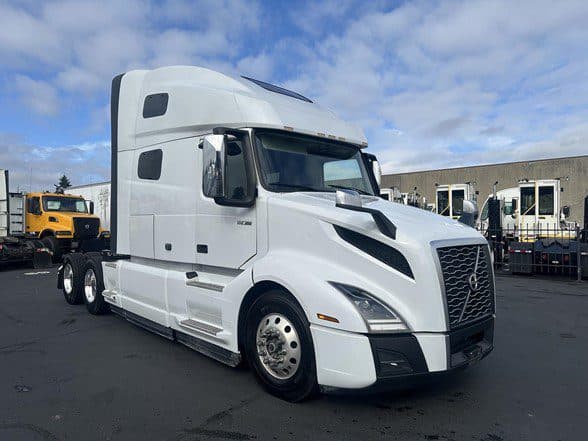 Photo of 2024 VOLVO VNL64T760 UP11005