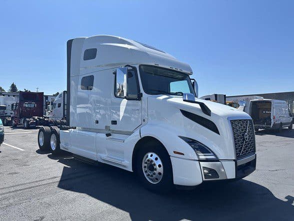 Photo of 2022 VOLVO VNL64T760 UP11065C