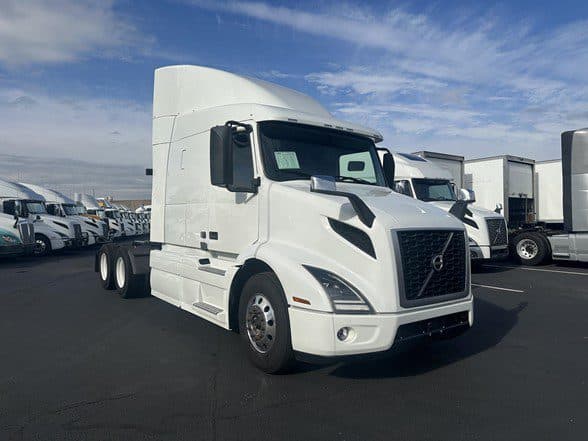 Photo of 2020 VOLVO VNR64T640 UP11045