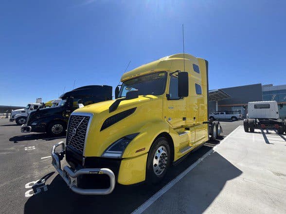 Photo of 2022 VOLVO VNL64T760 UC5596