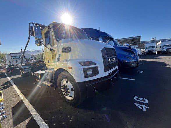 Photo of 2021 MACK MD6 UV1066