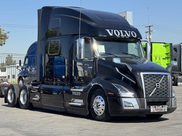Photo of 2023 VOLVO VNL64T860 UC5539