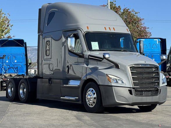 Photo of 2022 FREIGHTLINER CASCADIA 126 UC5587
