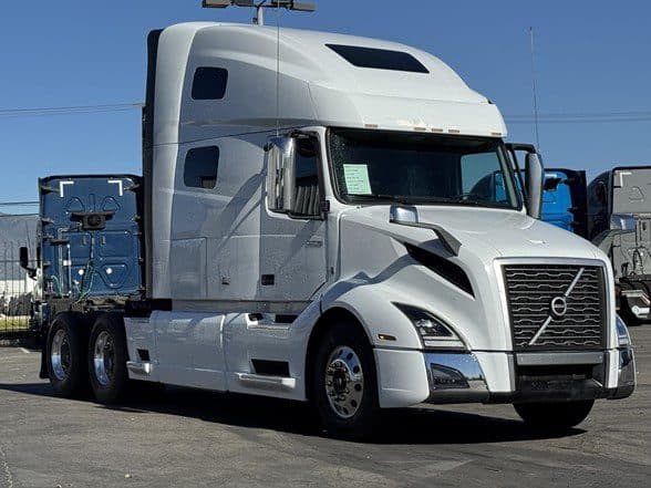 Photo of 2022 VOLVO VNL64T760 UC5637