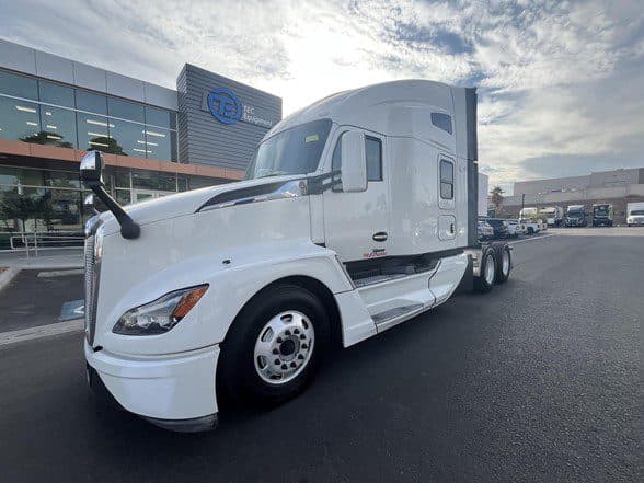 Photo of 2023 KENWORTH T680 UV1085