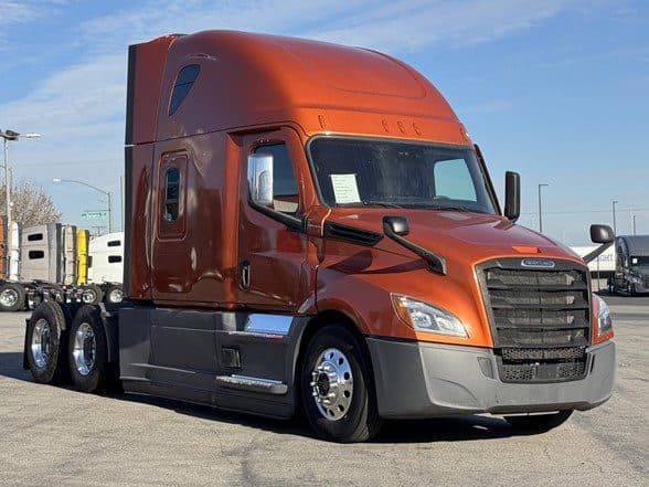 Photo of 2022 FREIGHTLINER CASCADIA 126 UC5647