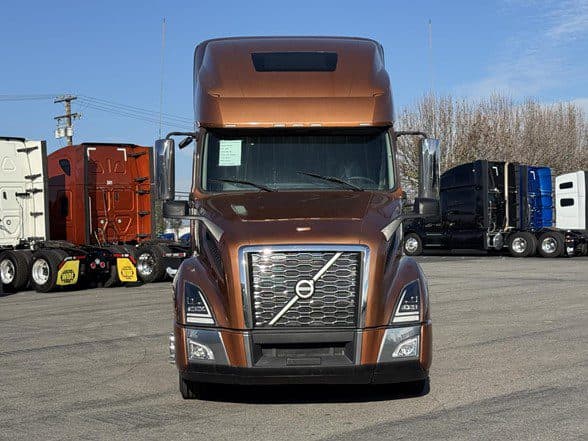 Photo of 2023 VOLVO VNL64T760 UC5543
