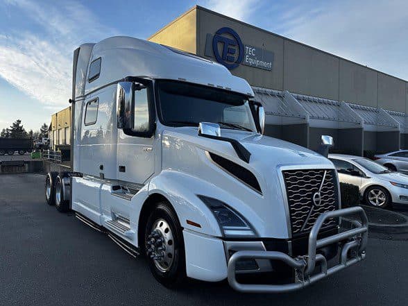 Photo of 2023 VOLVO VNL64T860 UTS4037