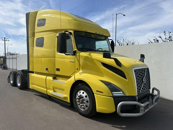 Photo of 2022 VOLVO VNL64T760 UC5596
