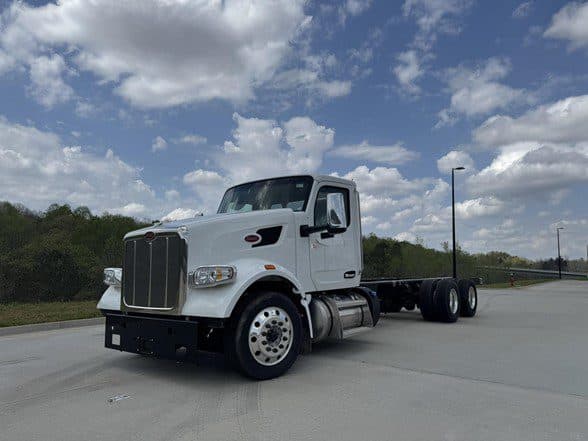 Photo of 2025 PETERBILT 567 ATN3386