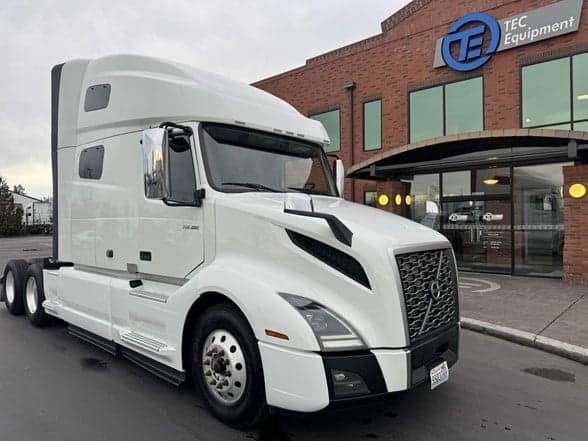 Photo of 2023 VOLVO VNL64T760 UP11333C