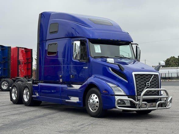 Photo of 2023 VOLVO VNL64T860 UC5683