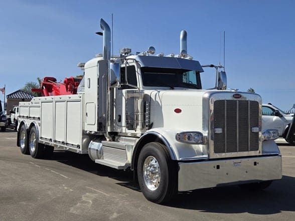 Photo of 2024 PETERBILT 389 JN5196