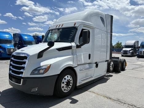 Photo of 2021 FREIGHTLINER CASCADIA 126 UP11368
