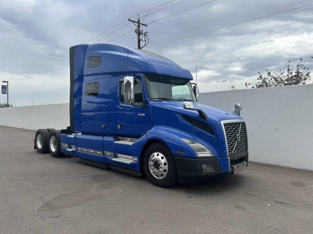 Photo of 2020 VOLVO VNL64T760 UV1064