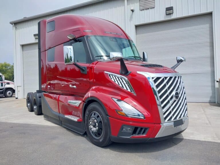 Photo of 2027 VOLVO VNL64T860 VS6077