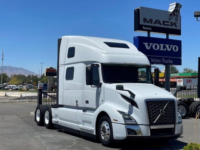 Photo of 2022 VOLVO VNL64T860