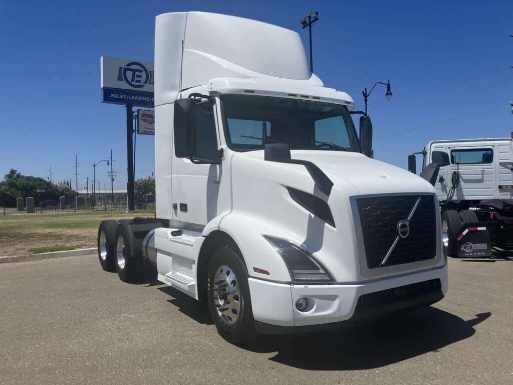 Photo of 2020 VOLVO VNR64T300 UD3473