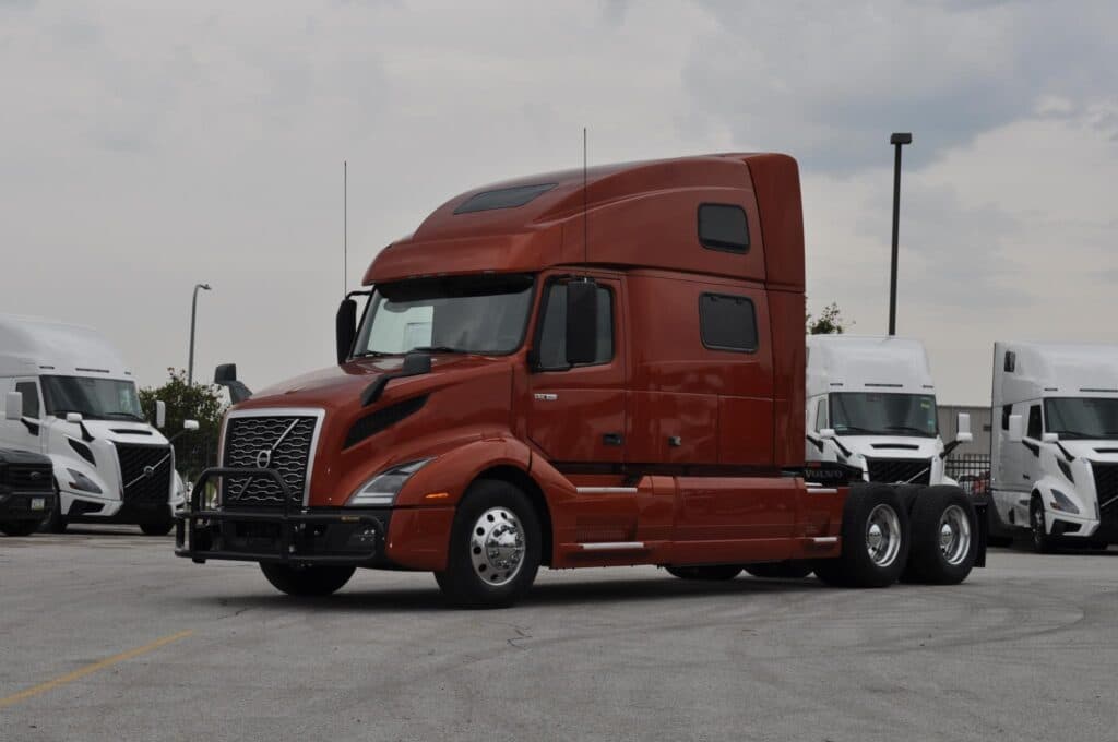 Photo of 2023 VOLVO VNL64T860 UMH1121