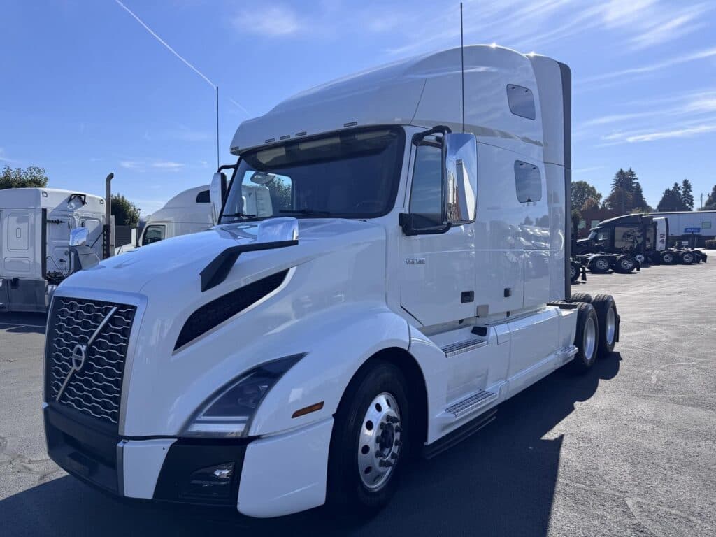 Photo of 2023 VOLVO VNL64T760 UP11509C