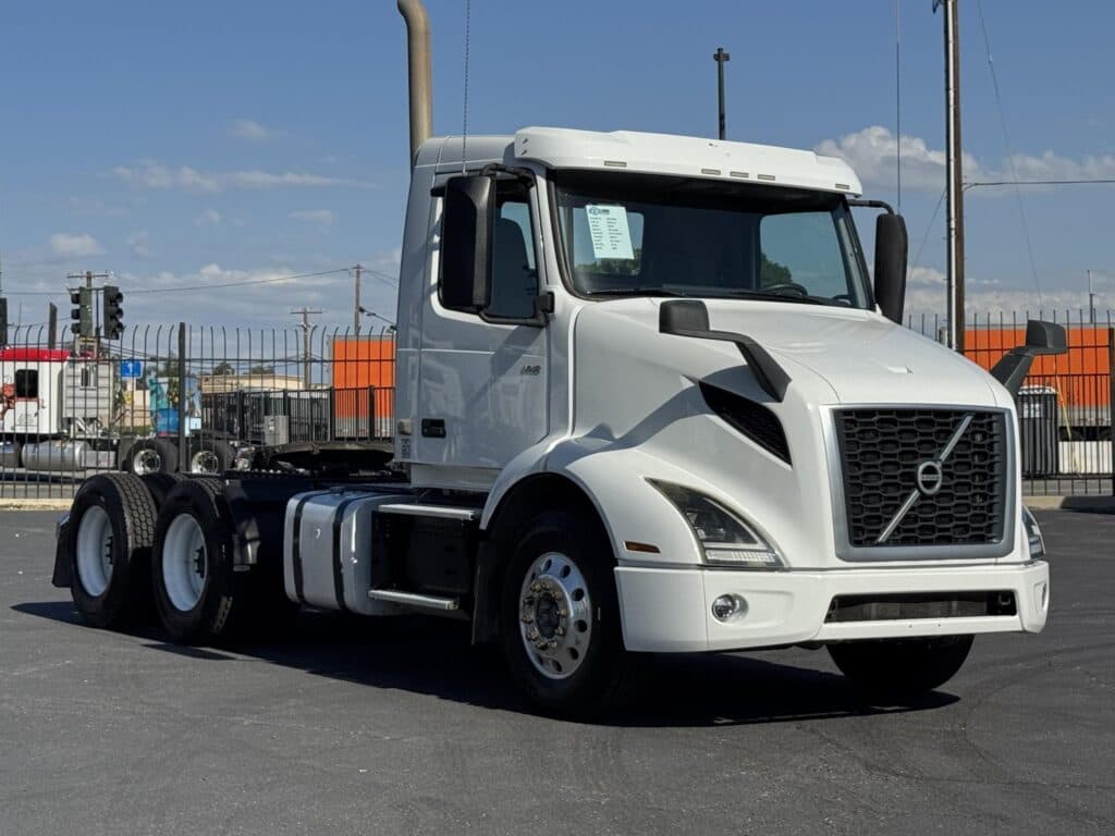 Photo of 2020 VOLVO VNR64T300 UC5504L